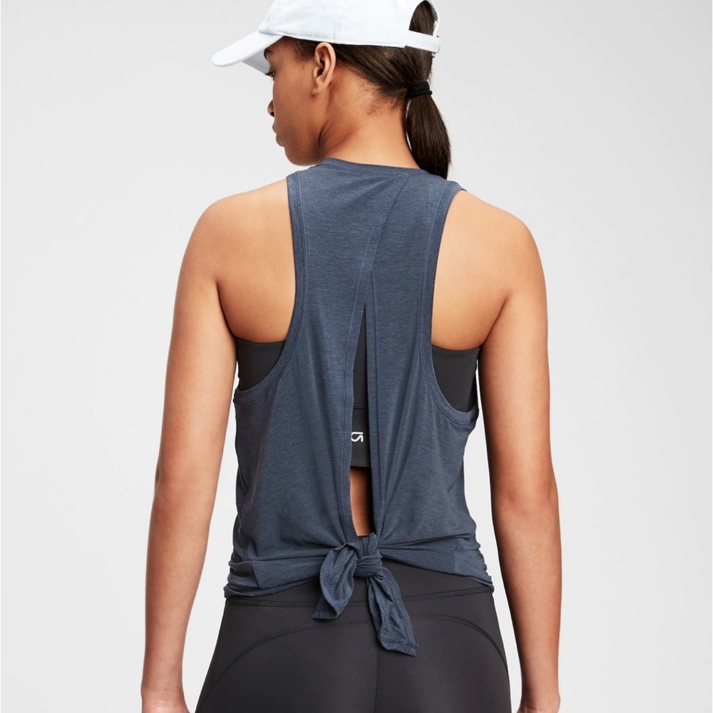 GapFit Breathe Open/Back Tank